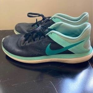 Nike Women 9.5. Gently worn